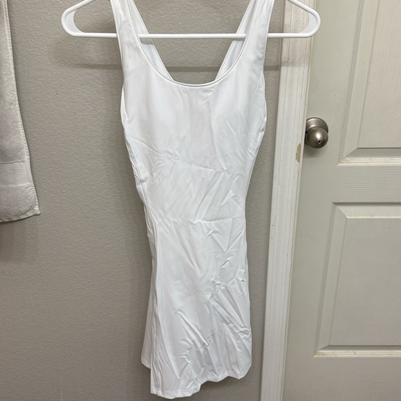 Greyson Rally Active Dress - Picture 7 of 7